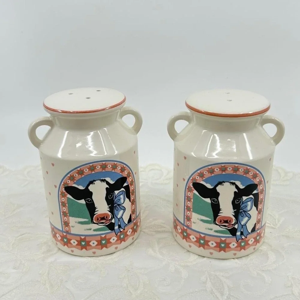 Vintage Japan Cow Shakers Farm Cottage Cow Hearts 80s 90s